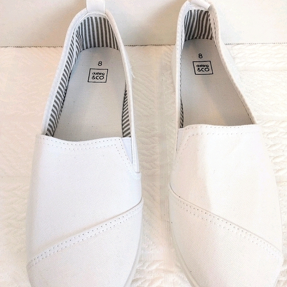 White Canvas Slip-on Shoes - Picture 2 of 9